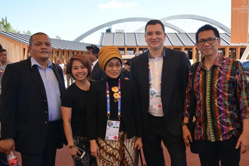 ErickMeijer NiaNiscaya ErickMeijer NiaNiscaya