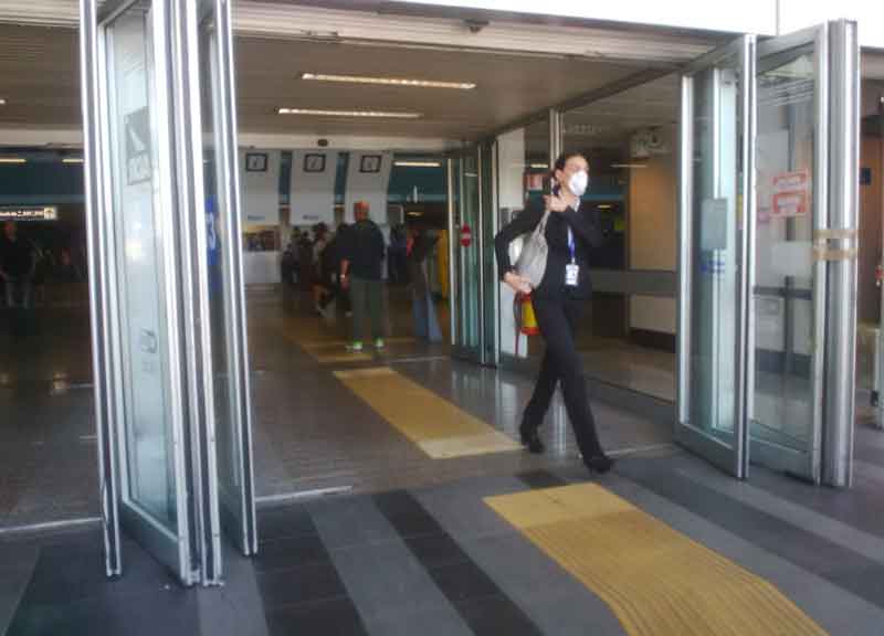 Incendio a Fiumicino. Sospesa direttrice asl Incendio a Fiumicino. Sospesa direttrice asl