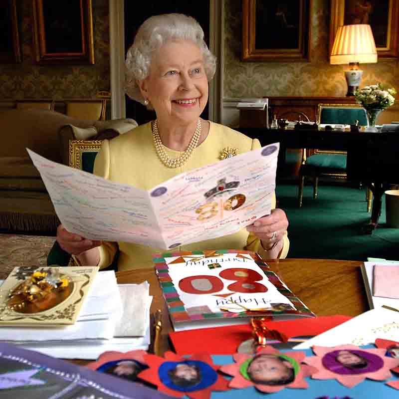 Elisabetta II sovrana-record. Da 63 anni icona di stile Elisabetta II sovrana-record. Da 63 anni icona di stile