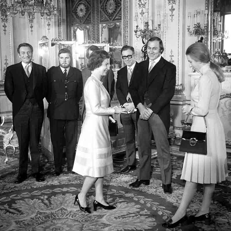 Elisabetta II sovrana-record. Da 63 anni icona di stile Elisabetta II sovrana-record. Da 63 anni icona di stile