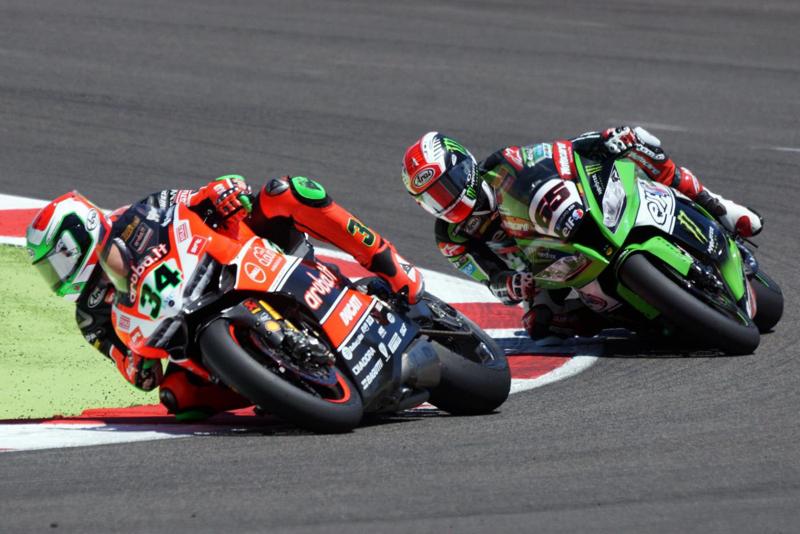 Sbk, Giugliano: frattura alla vertebra e lesione. Ma la Ducati…. Sbk, Giugliano: frattura alla vertebra e lesione. Ma la Ducati….
