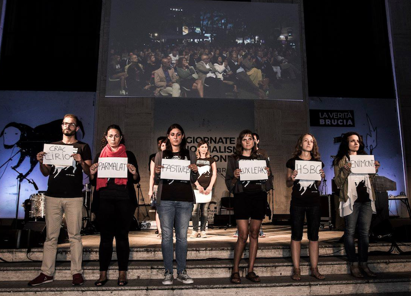 Galleria foto '“Inchieste a rischio”: un flash mob europeo per la libertà d’informazione' - foto 1
