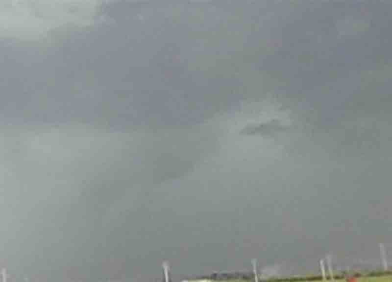 Meteo Puglia, tromba d’aria in autostrada. Il video Meteo Puglia, tromba d’aria in autostrada. Il video