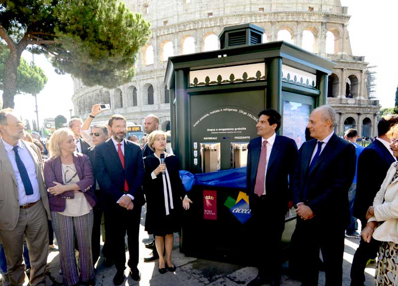 Liscia, frizzante: gratis. E’ l’acqua del Colosseo Liscia, frizzante: gratis. E’ l’acqua del Colosseo