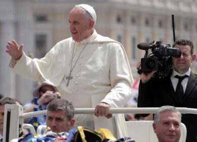 National Geographic con il Papa censurato in Arabia Saudita