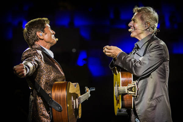 Baglioni e Morandi, ecco i “CAPITANI CORAGGIOSI” Baglioni e Morandi, ecco i “CAPITANI CORAGGIOSI”