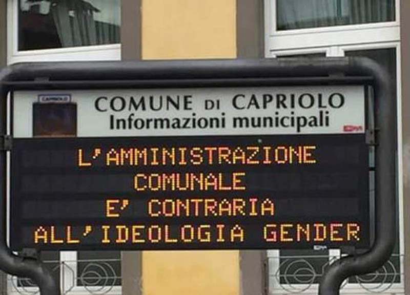 Brescia, spuntano i cartelli comunali anti-gender Brescia, spuntano i cartelli comunali anti-gender