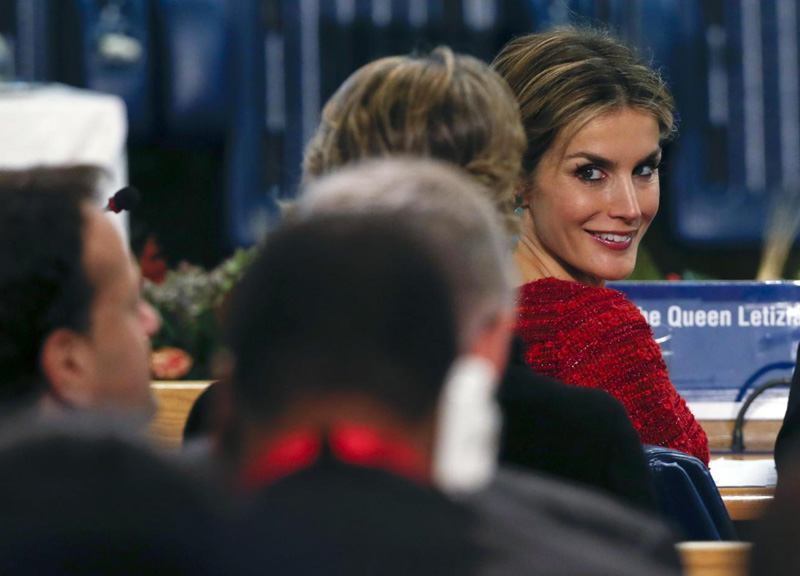 Letizia, la regina di Spagna diventa una Barbie. Le foto Letizia, la regina di Spagna diventa una Barbie. Le foto