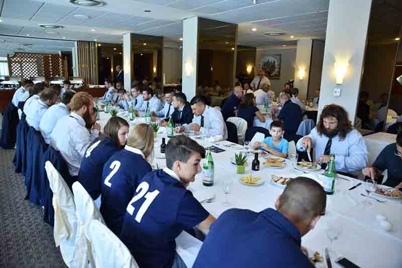 Rugby: gli azzurri incontrano i ragazzi di scuola-Edison Rugby: gli azzurri incontrano i ragazzi di scuola-Edison