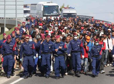 Ferrovie tedesche sbloccate agli immigrati. Record di arrivi in Ungheria