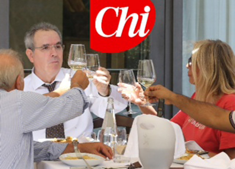 Sposini insieme a Mentana e Mimun. Anche i giornalisti hanno un cuore Sposini insieme a Mentana e Mimun. Anche i giornalisti hanno un cuore