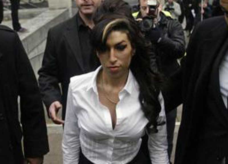 Amy Winehouse, la storia al cinema: i 20 oggetti di un mito… Amy Winehouse, la storia al cinema: i 20 oggetti di un mito…