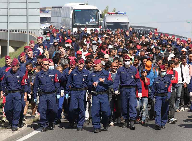 Immigrati, decine di arresti in Ungheria. Accordo a metà sulle quote Immigrati, decine di arresti in Ungheria. Accordo a metà sulle quote