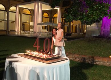 Festa vip di Licia Ronzulli: Berlusconi parla con Benedini. Foto