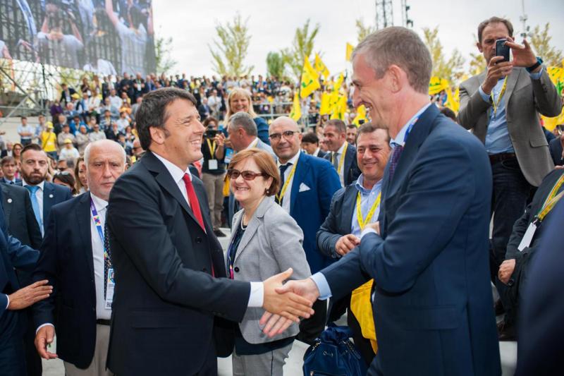 Renzi all’assemblea Coldiretti: “Expo, il mondo ha fame di Italia”. FOTO Renzi all’assemblea Coldiretti: “Expo, il mondo ha fame di Italia”. FOTO