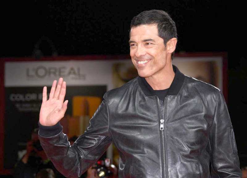 Claudia Gerini: “Gassman spazzino sbaglia”. “Paghiamo le tasse abbiamo diritto ai servizi” Claudia Gerini: “Gassman spazzino sbaglia”. “Paghiamo le tasse abbiamo diritto ai servizi”