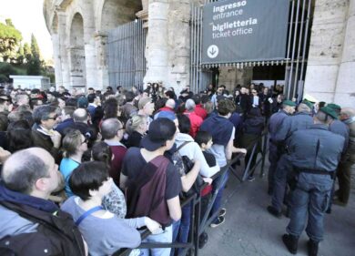 Colosseo chiuso per sciopero. I lavoratori della Soprintendenza in assemblea