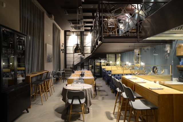 Pizza e champagne a Porta Romana. Ecco il nuovo locale very cool a Milano. The Milan Show Biz Pizza e champagne a Porta Romana. Ecco il nuovo locale very cool a Milano. The Milan Show Biz