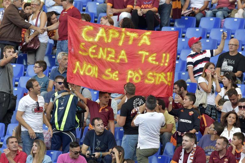 Roma-Barcellona, Daspo per un bagarino e tifosi a casa Roma-Barcellona, Daspo per un bagarino e tifosi a casa