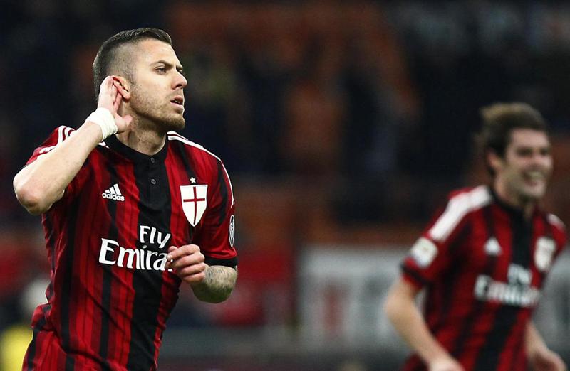 Milan, Mihajlovic: “Menez sta meglio. Mentre Montolivo e De Jong…” Milan, Mihajlovic: “Menez sta meglio. Mentre Montolivo e De Jong…”