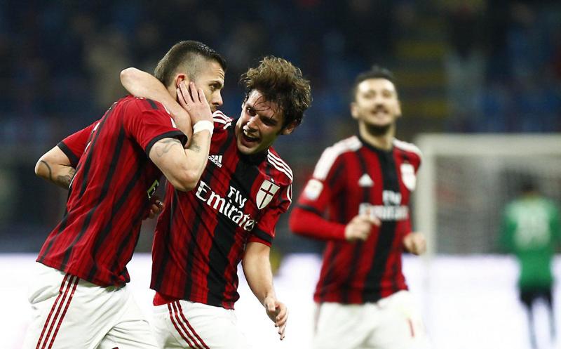 Milan, Mihajlovic: “Menez sta meglio. Mentre Montolivo e De Jong…” Milan, Mihajlovic: “Menez sta meglio. Mentre Montolivo e De Jong…”
