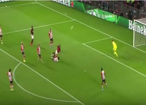 Manchester United, dramma per Luke Shaw: deve operarsi nuovamente Manchester United, dramma per Luke Shaw: deve operarsi nuovamente