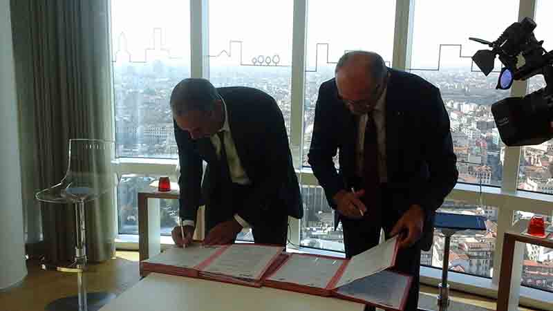 UniCredit diventa la banca della moda. Piccini spiega la strategia ad Affaritaliani.it UniCredit diventa la banca della moda. Piccini spiega la strategia ad Affaritaliani.it