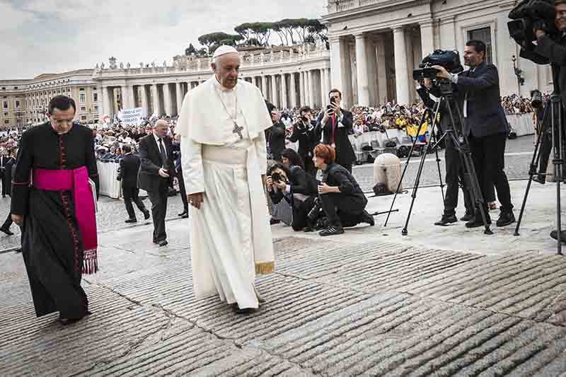 Cuba festeggia il Papa. Obama telefona a Raul Castro Cuba festeggia il Papa. Obama telefona a Raul Castro