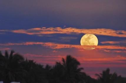 Superluna rossa ed eclissi totale tra 27 e 28 settembre