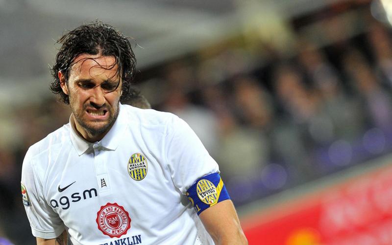 Verona, Luca Toni crack: lesione al legamento collaterale del ginocchio