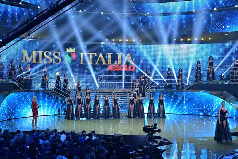 Miss Italia Alice Sabatini: da The jackal ai fotomontaggi Miss Italia Alice Sabatini: da The jackal ai fotomontaggi
