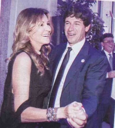 Berlusconi irriconoscibile a pranzo con la Pascale. E la Ronzulli…