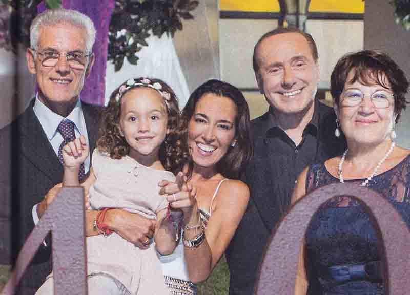 Berlusconi irriconoscibile a pranzo con la Pascale. E la Ronzulli…