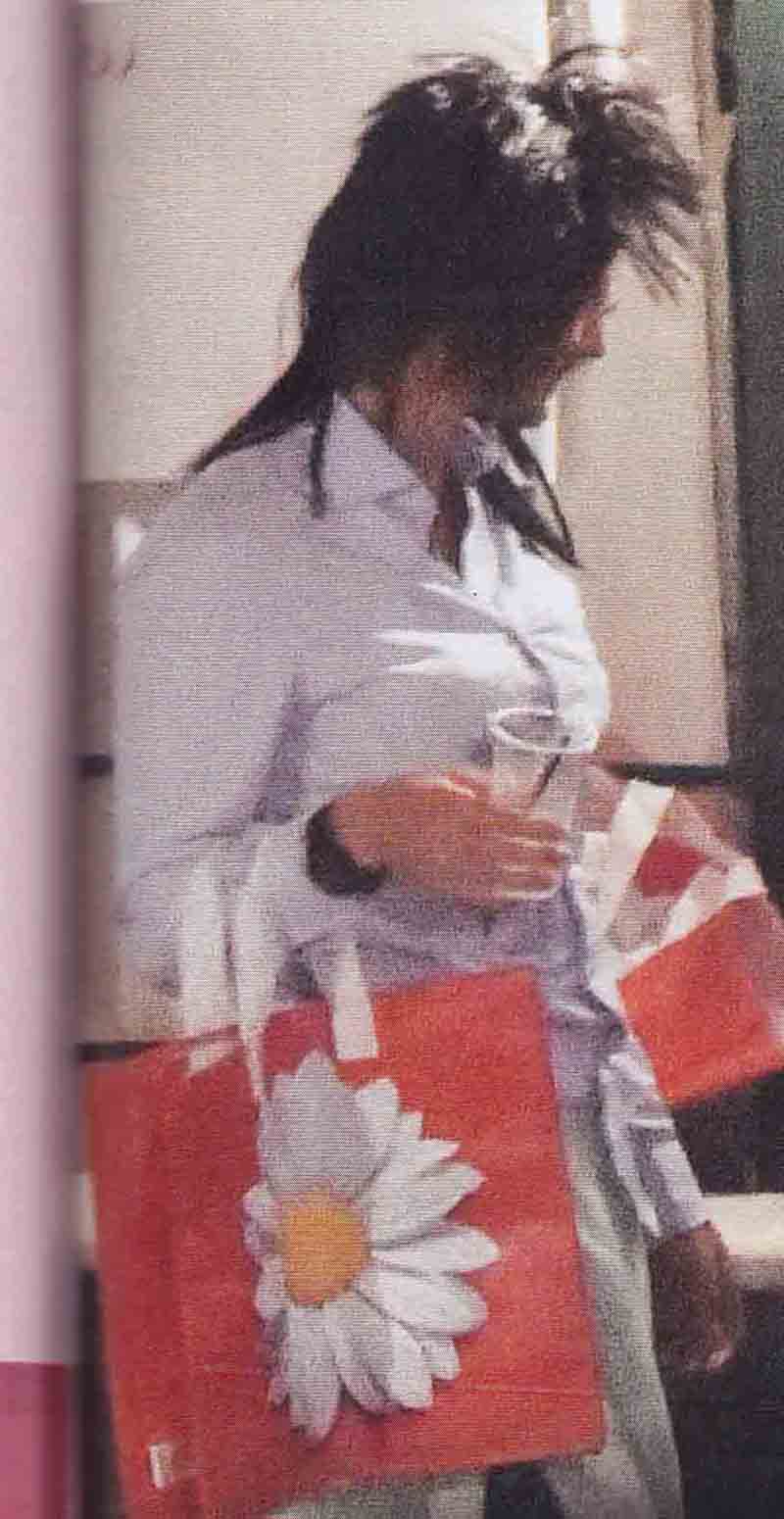 Pierre Casiraghi bacia una bionda. E non è Beatrice… FOTO