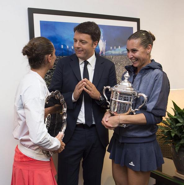 Renzi, non solo Pennetta: “Calcio? L’Italia vince dal ciclismo a…”
