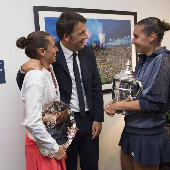 Renzi, non solo Pennetta: “Calcio? L’Italia vince dal ciclismo a…”