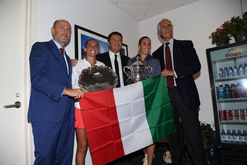 Renzi, non solo Pennetta: “Calcio? L’Italia vince dal ciclismo a…”