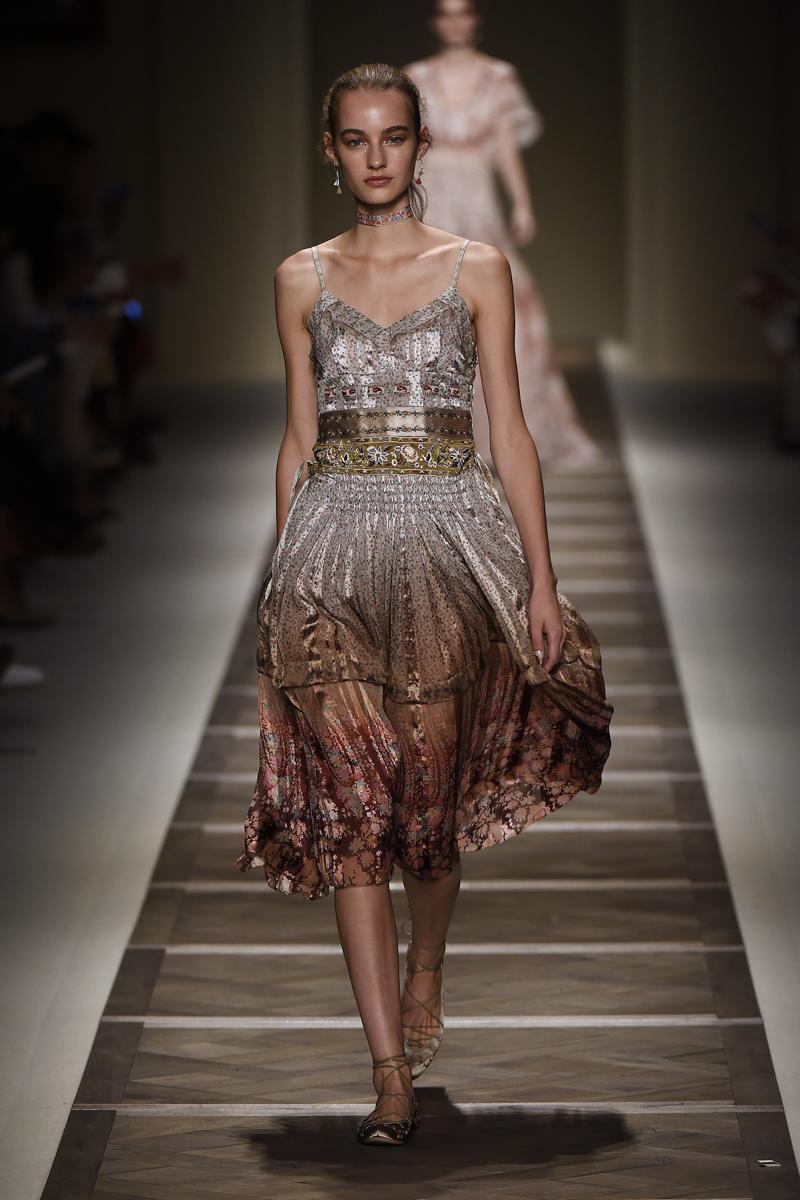 Moda primavera-estate 2016. Tutte le nuove tendenze. FOTO Moda primavera-estate 2016. Tutte le nuove tendenze. FOTO