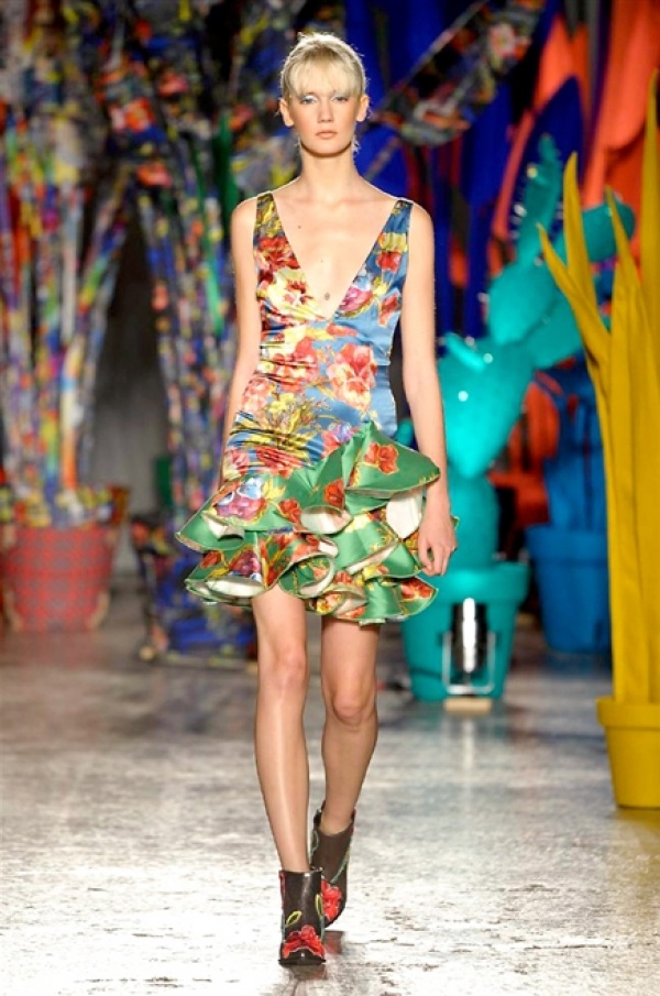 Moda primavera-estate 2016. Tutte le nuove tendenze. FOTO Moda primavera-estate 2016. Tutte le nuove tendenze. FOTO