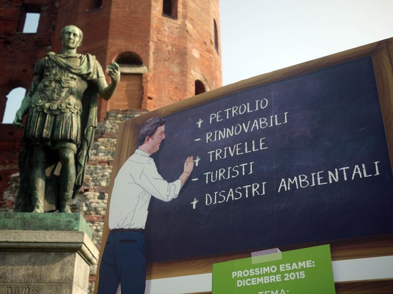Greenpeace contro Renzi: scelte energetiche sbagliate, bocciato. Foto
