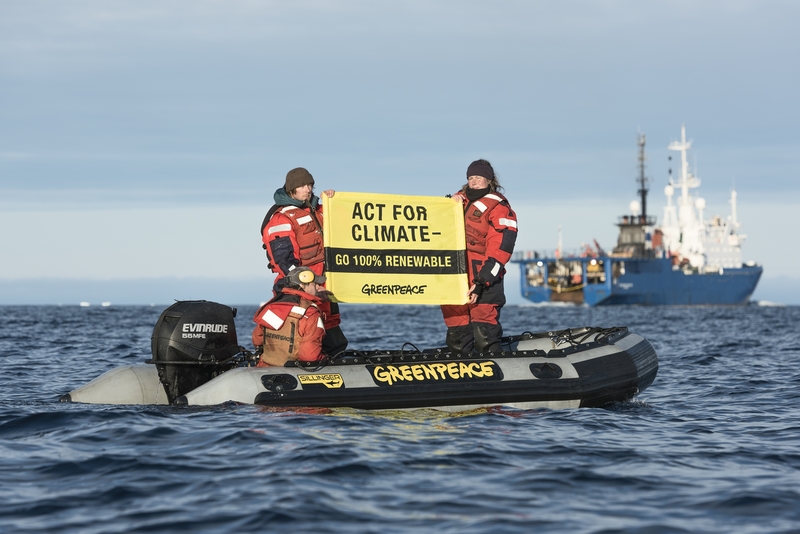 Greenpeace contro Renzi: scelte energetiche sbagliate, bocciato. Foto