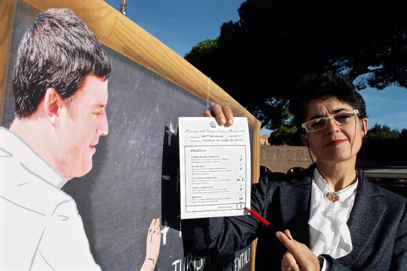 Greenpeace contro Renzi: scelte energetiche sbagliate, bocciato. Foto