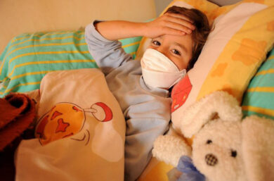 Tutti a letto ma questa non è influenza. “Il peggio deve arrivare”. L’allarme