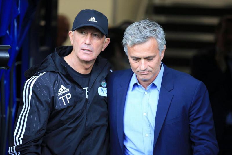 Mourinho, crisi senza fine: ko anche in Champions League col suo Porto Mourinho, crisi senza fine: ko anche in Champions League col suo Porto