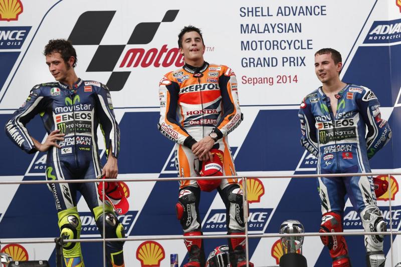 MotoGp, Marc Marquez cade in bici: operato alla mano sinistra MotoGp, Marc Marquez cade in bici: operato alla mano sinistra