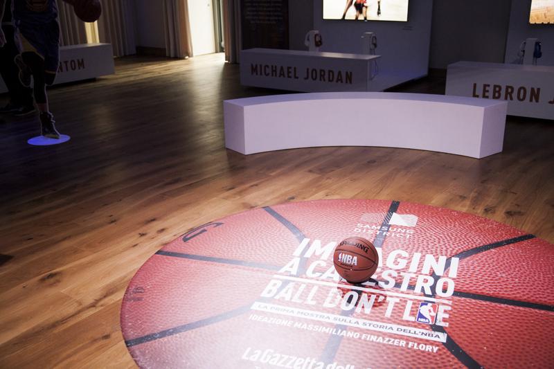 Nba, la mostra di Finazzer Flory fa canestro: boom di ingressi senza precedenti