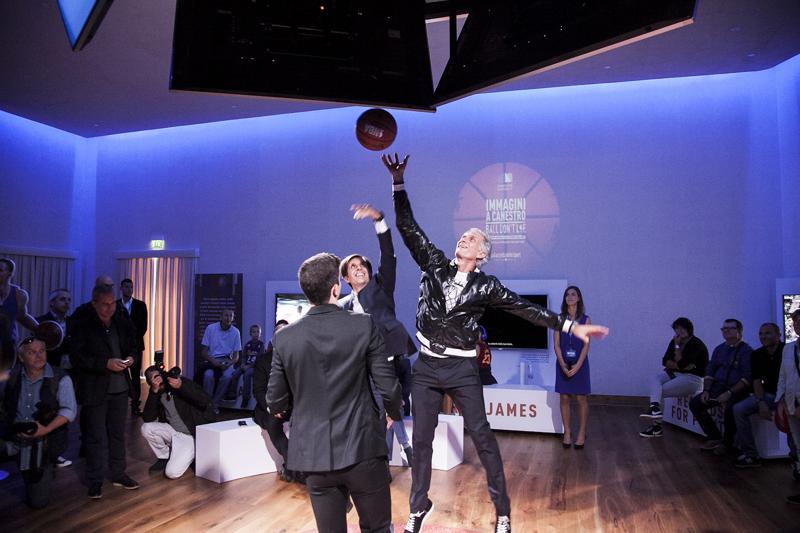 Nba, la mostra di Finazzer Flory fa canestro: boom di ingressi senza precedenti