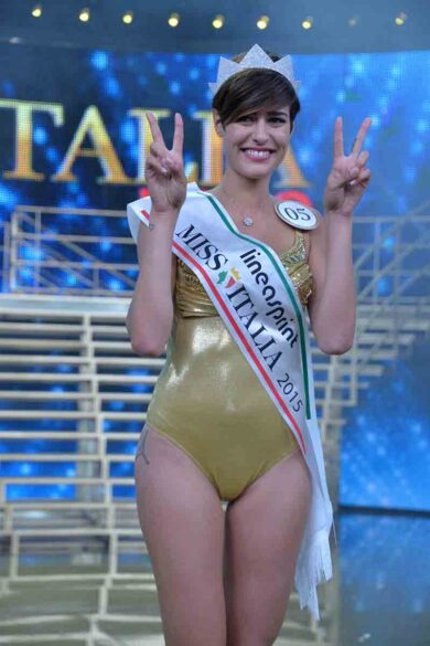 Miss Italia ci riprova e sogna il matrimonio. La Sabatini torna in pubblico vestita da sposa