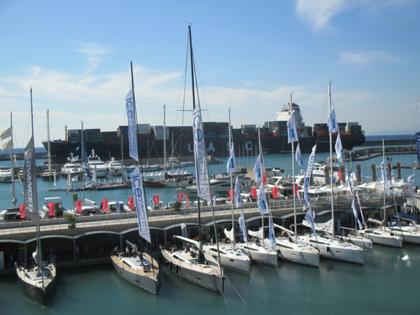 A Genova la nautica riparte. Le barche si guidano con lo smartphone A Genova la nautica riparte. Le barche si guidano con lo smartphone