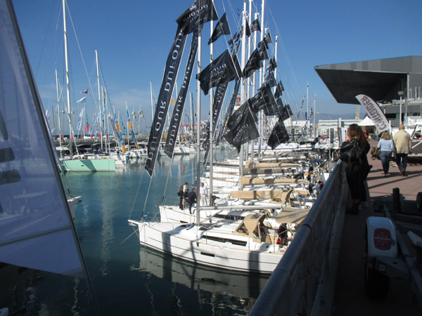 A Genova la nautica riparte. Le barche si guidano con lo smartphone A Genova la nautica riparte. Le barche si guidano con lo smartphone